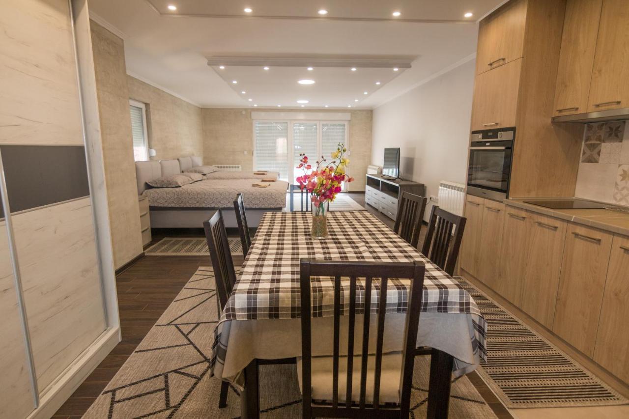 Apartment Lili バイナ・バシュタ エクステリア 写真