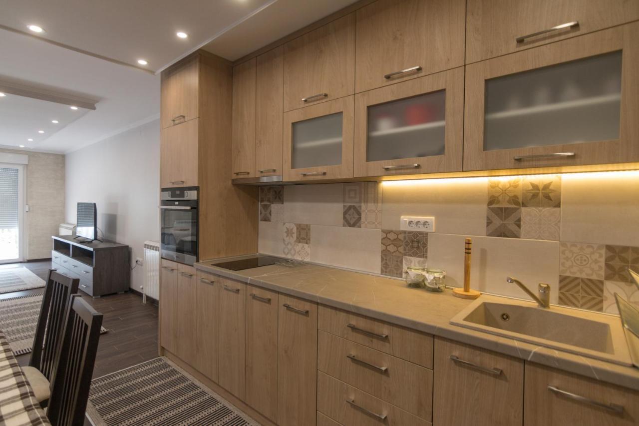 Apartment Lili バイナ・バシュタ エクステリア 写真